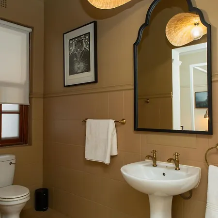 Sonnekus Boutique Hotel & Bistro Kalk Bay Exterior photo