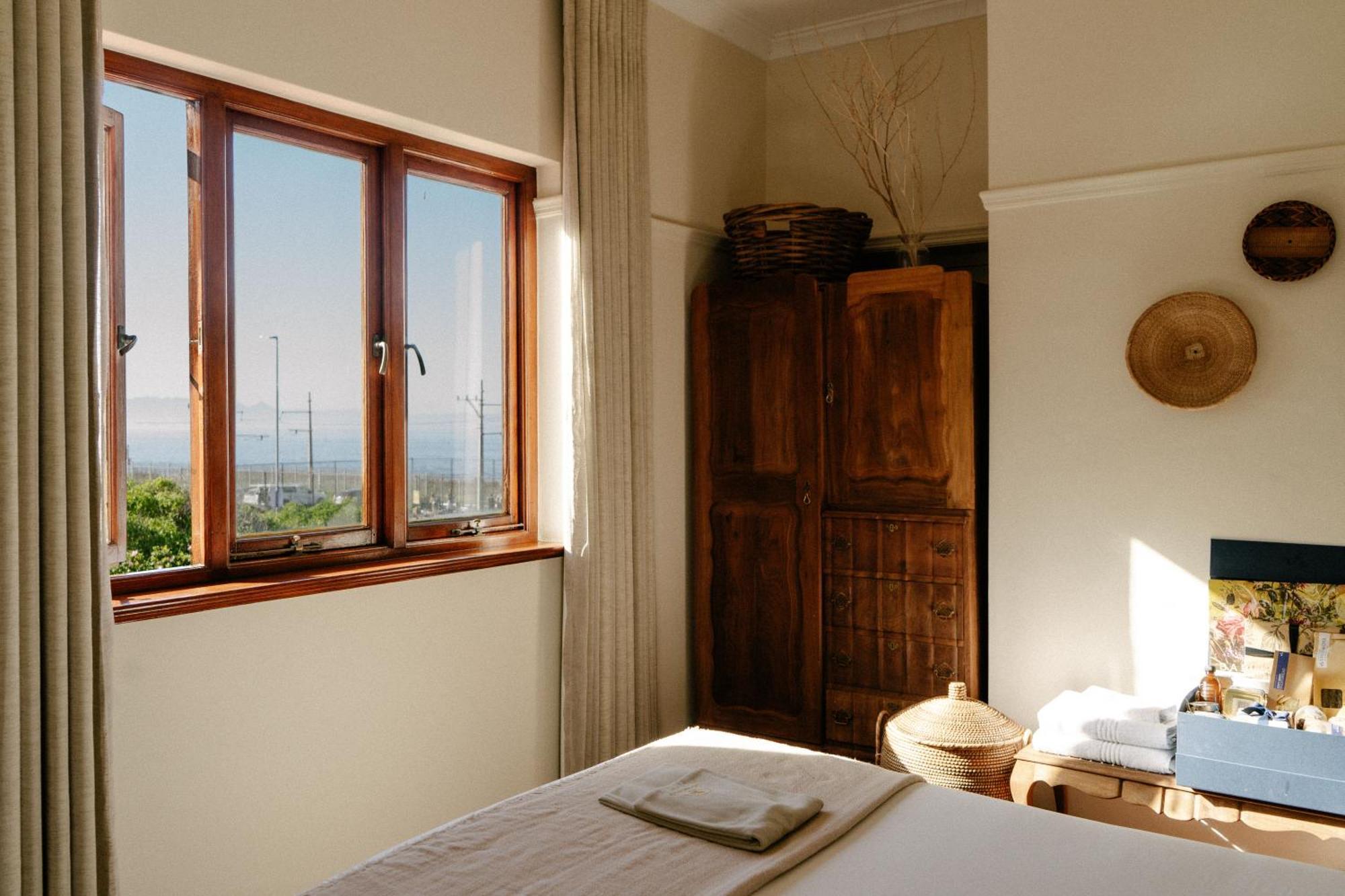 Gasthof Sonnekus Boutique & Bistro In St Kalk Bay